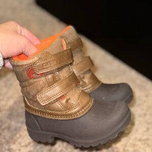 Toddler Boys Carter’s Snowboots 7C